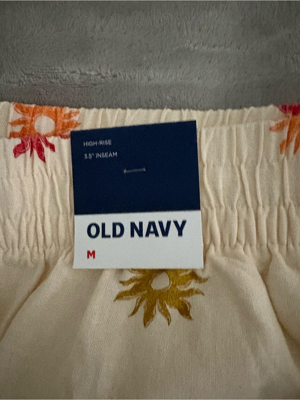 Old Navy Cream High-Waist Floral Print Women's Shorts New with Tags - Picture 6 of 10